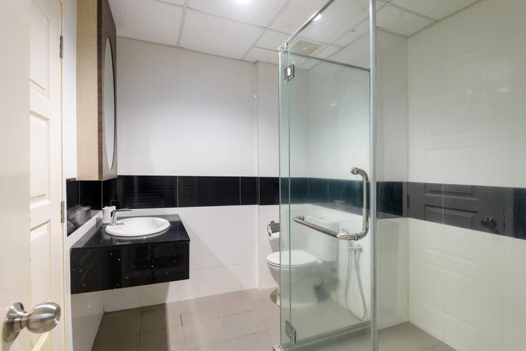 2R1B/Seaview Tropical /1~8Pax/Gurney Mansion One Lägenhet George Town Exteriör bild